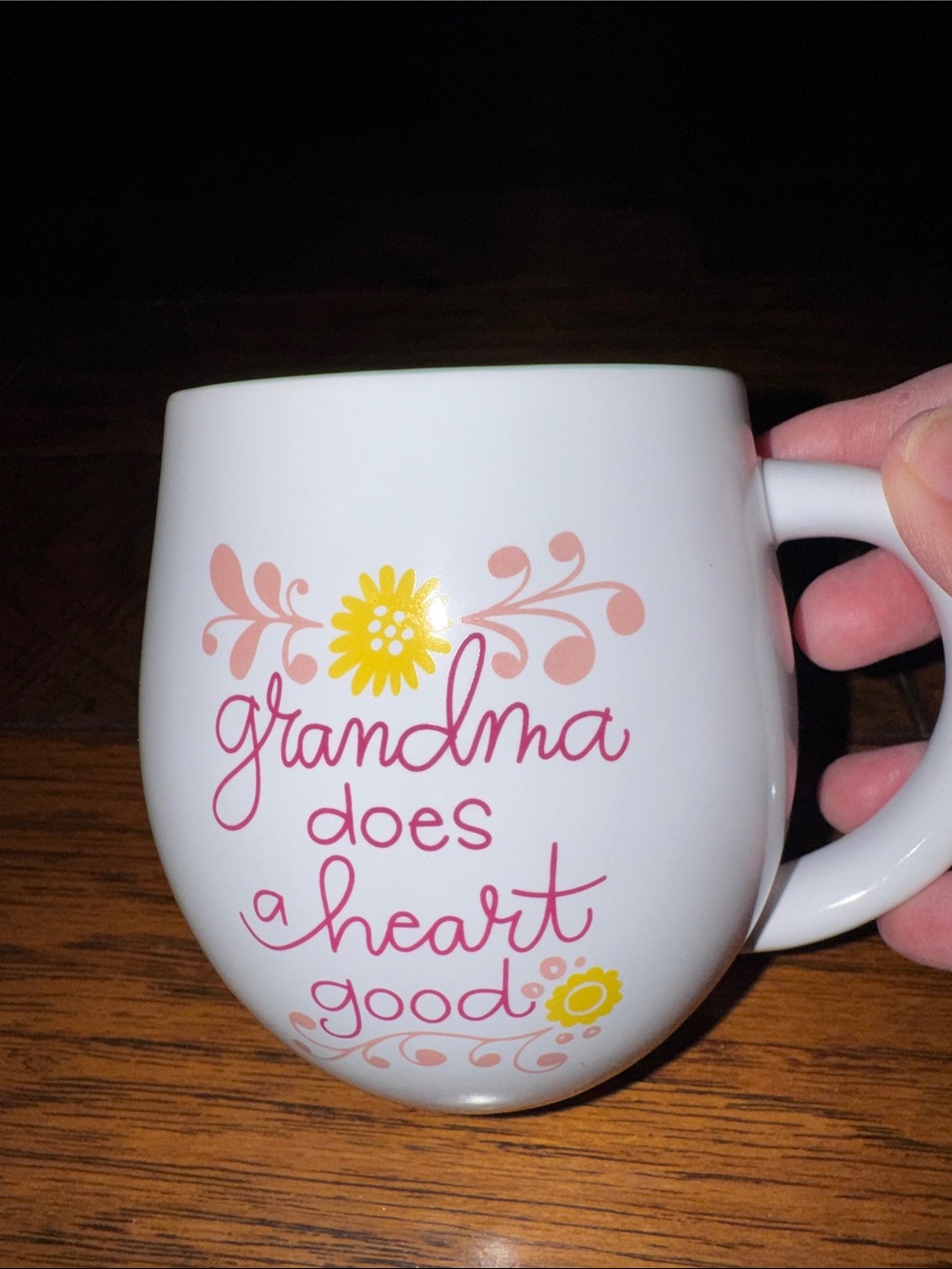 Hallmark Coffee Cup Mug "Grandma Does a Heart Good" EUC No Chips